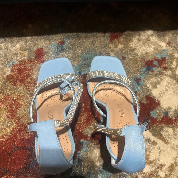 NIB Azalea Wang Tricky Blue Shimmering Crystal Heel Size 7.5 - Picture 2 of 6